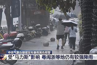 福克斯：穆雷本赛季防守取得了很大进步 这对球队很重要